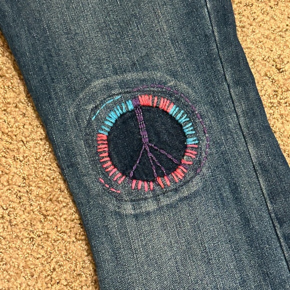 Jeans with peace sign embroidery - Picture 3 of 7